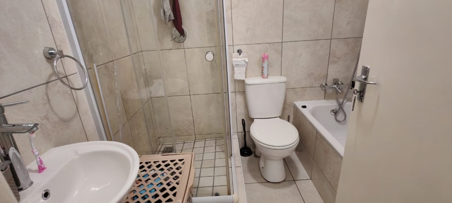 2 Bedroom Property for Sale in Stratford Green Western Cape